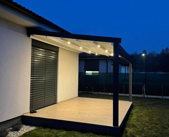 pergola s LED svetlami