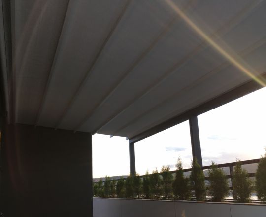 pergola s posuvnou strechou